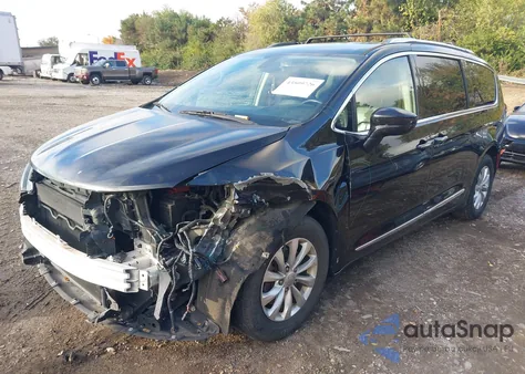 2018 Chrysler Pacifica Touring L z USA, uszkodzony, nr VIN 2C4RC1BG8JR261396